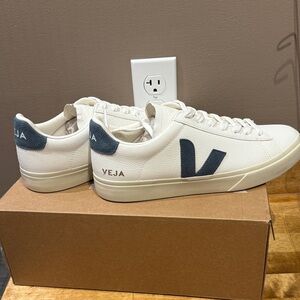 Veja Campo Leather Sneakers - Extra White
